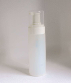 Picture of White plastic foamer bottle 